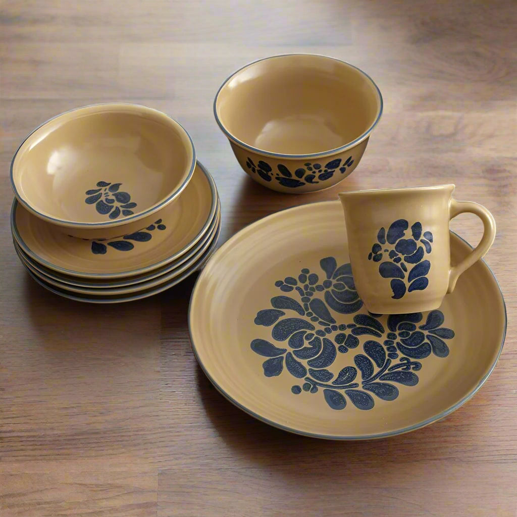 Folk Art® 16 Piece Dinnerware Set. Service for 4