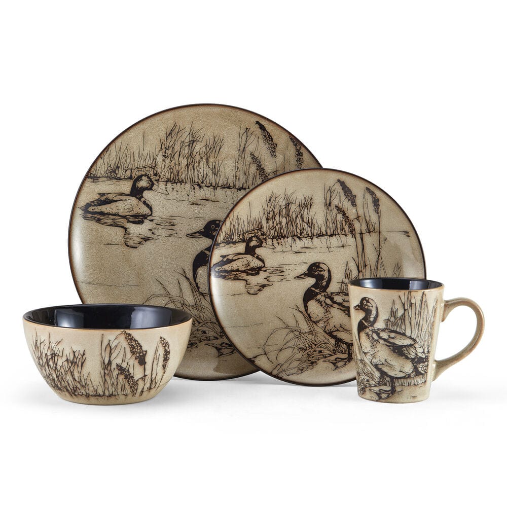 Mossy Oak Animal Print 16 Piece Dinnerware Set. Service for 4