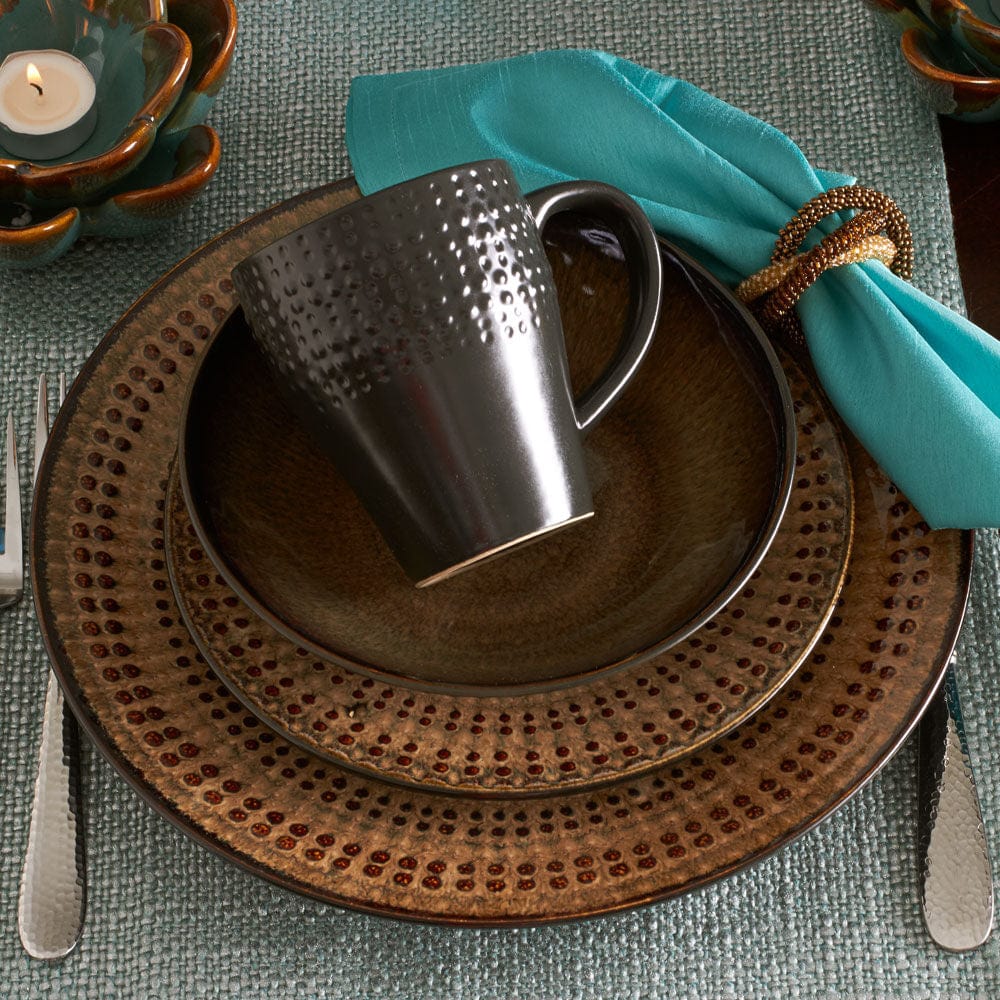 Cambria 16 Piece Dinnerware Set. Service for 4