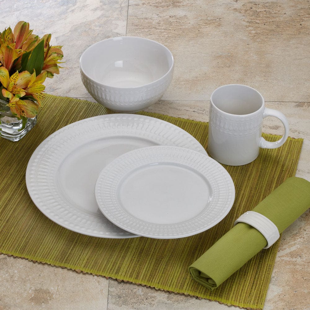 Cassandra 16 Piece Dinnerware Set. Service for 4