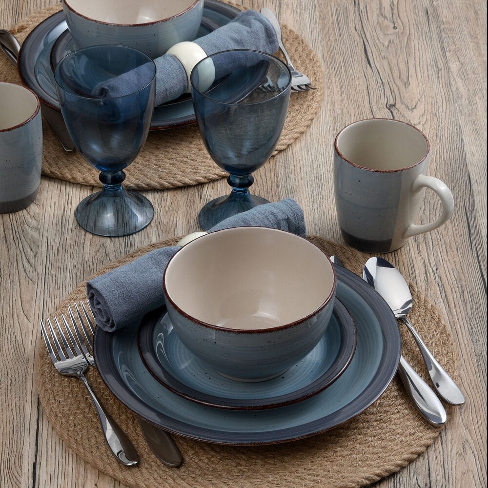 Sadie Blue 16 Piece Dinnerware Set. Service for 4