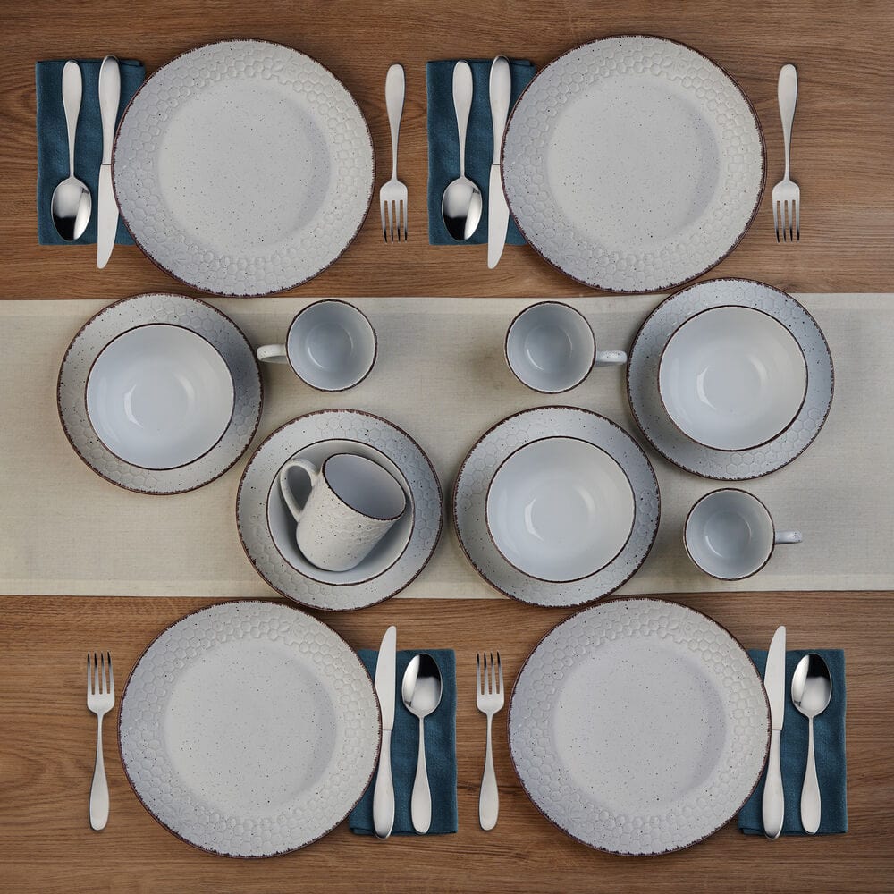 Bumble Bee White 16 Piece Dinnerware Set. Service for 4