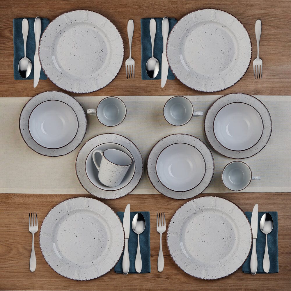 Pineapple 16 Piece Dinnerware Set. Service for 4