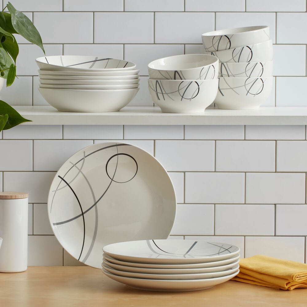 Circles 18 Piece Dinnerware Set. Service for 6
