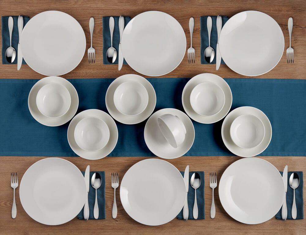 Alexis 18 Piece Dinnerware Set. Service for 6