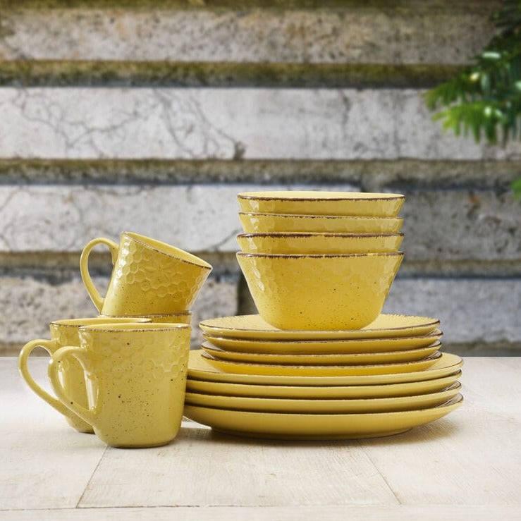Bumble Bee Yellow 16 Piece Dinnerware Set. Service for 4
