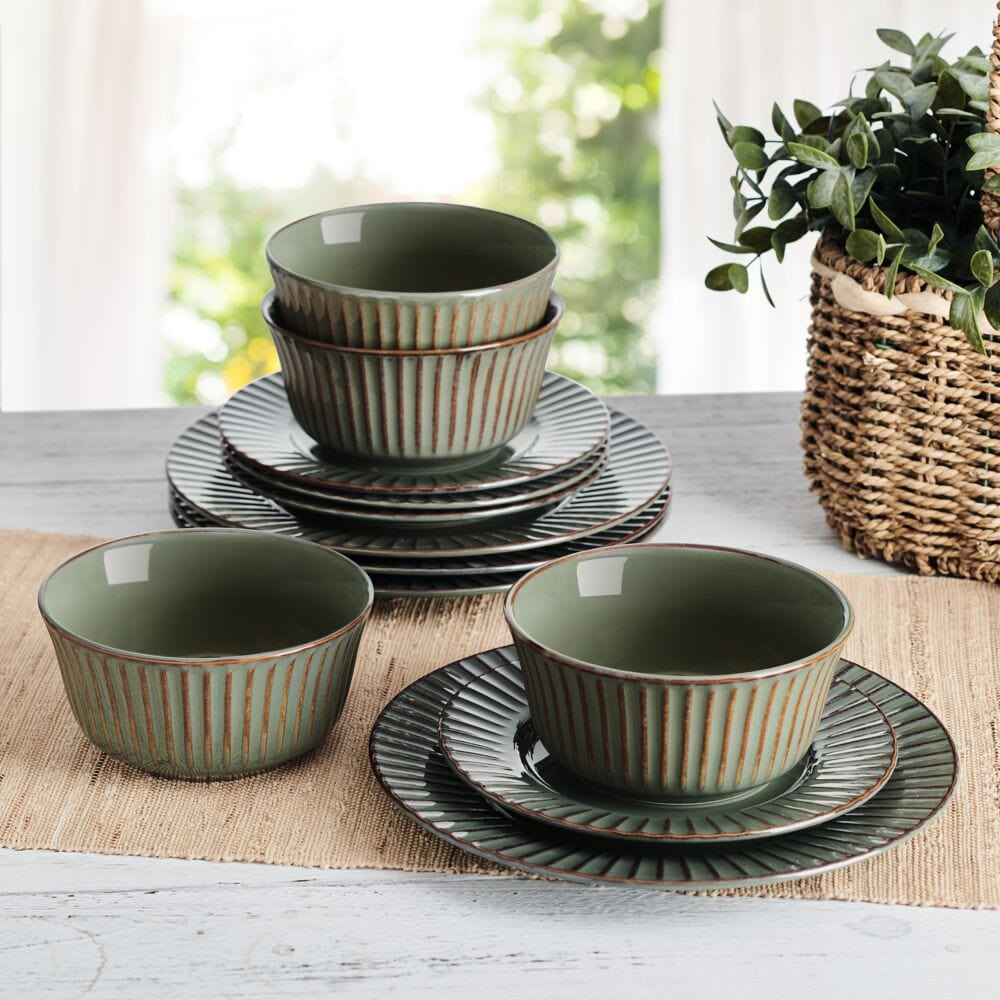 Dannie Green 12 Piece Dinnerware Set. Service for 4