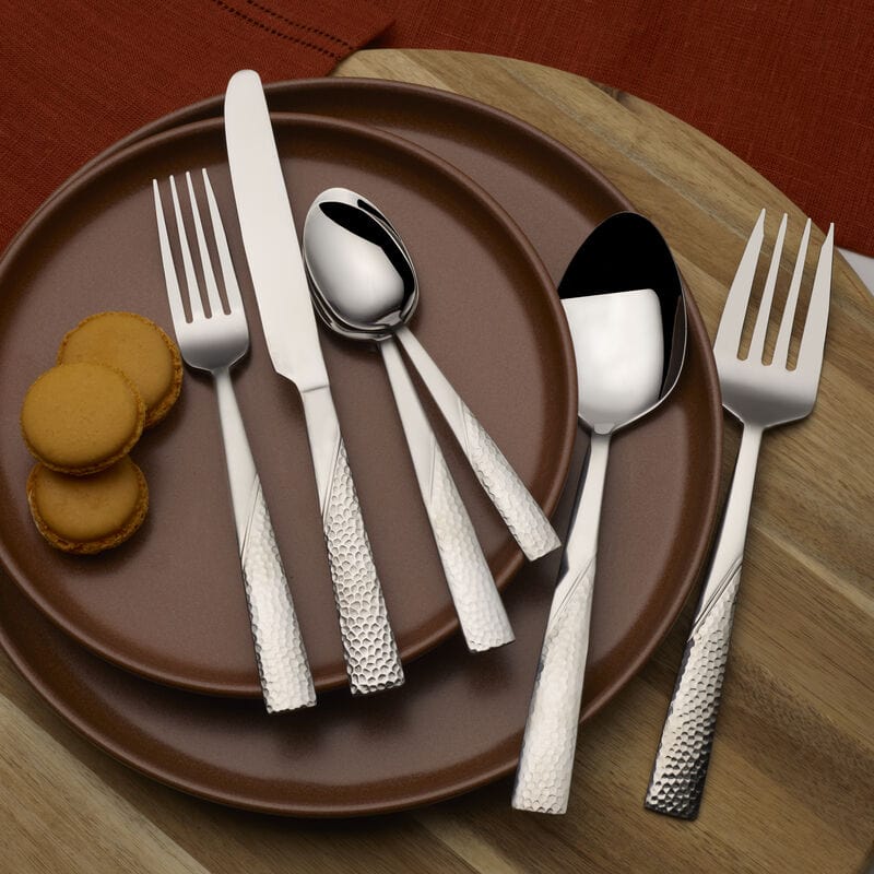 Loring 34 Piece Flatware Set. Service for 8