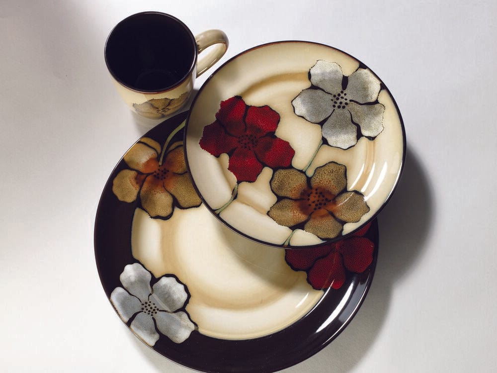Painted Poppies 16 Piece Dinnerware Set. Service for 4