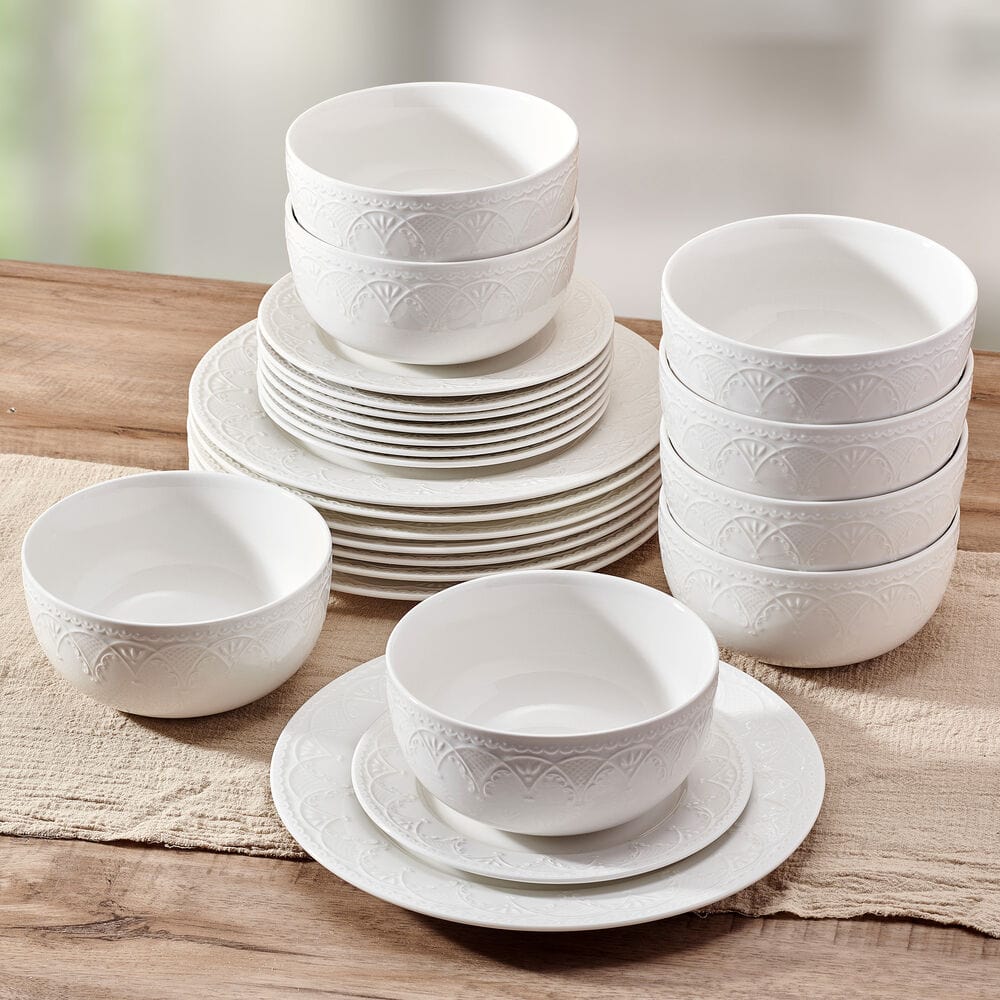 Esmeralda 24 Piece Dinnerware Set. Service for 8