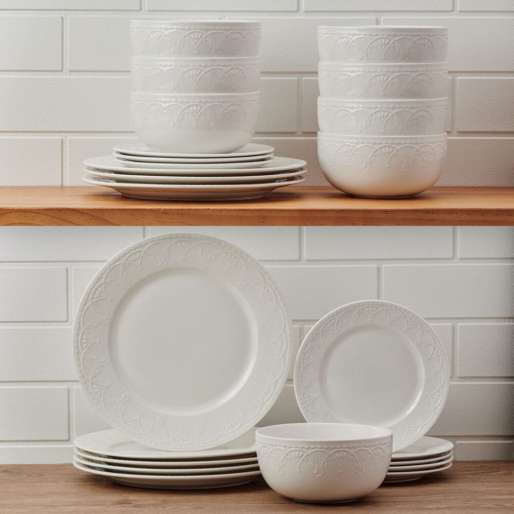 Esmeralda 24 Piece Dinnerware Set. Service for 8