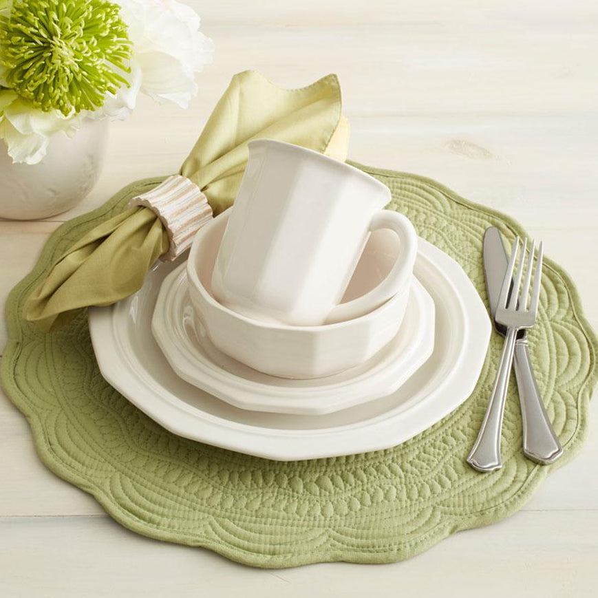 Heritage 16 Piece Dinnerware Set. Service for 4