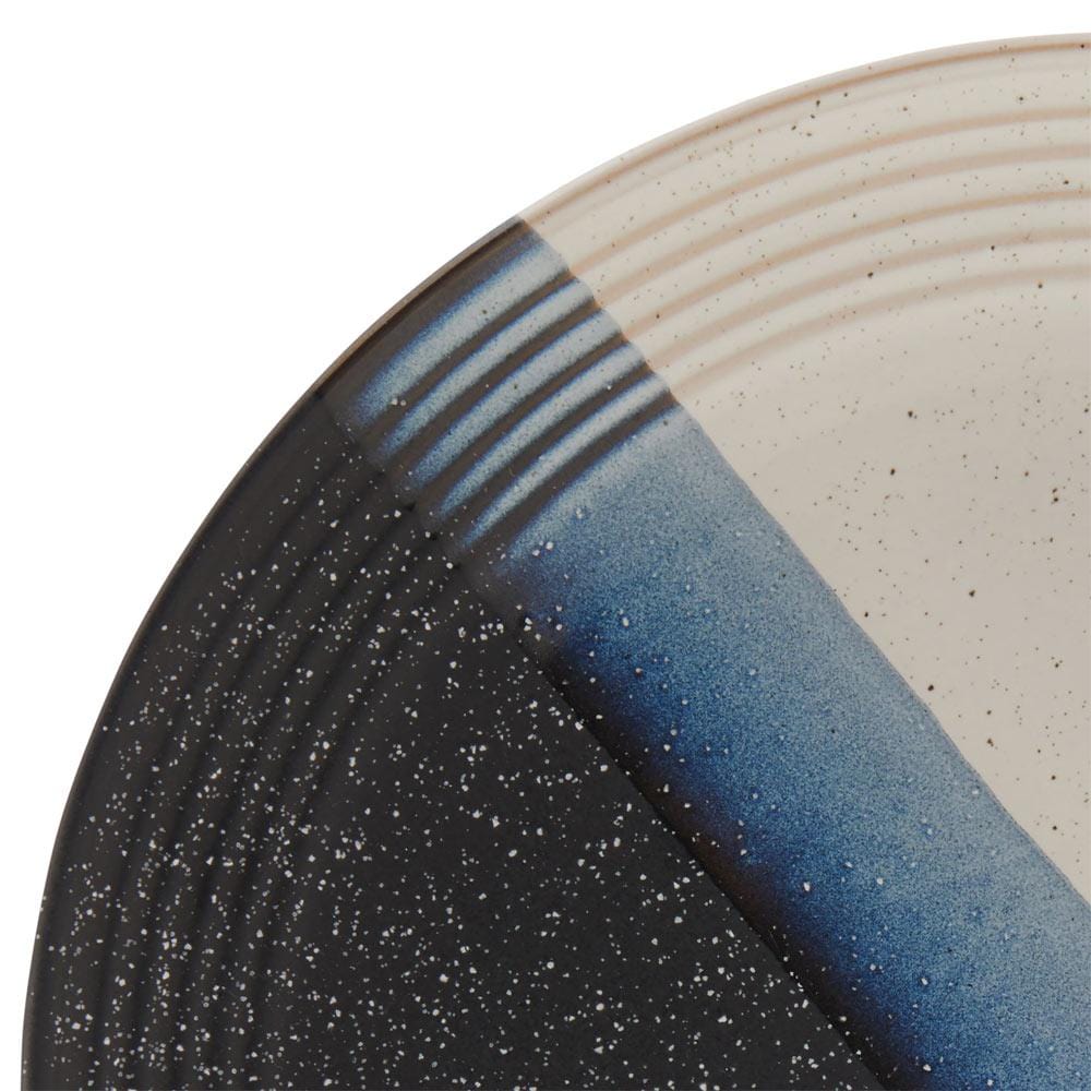 Jaxon 16 Piece Dinnerware Set. Service for 4