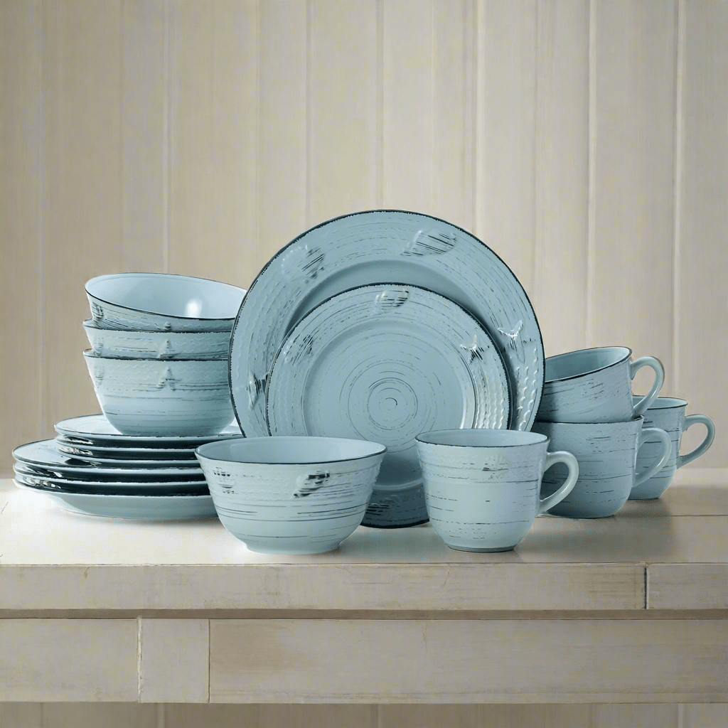 Trellis Coastal Teal 16 Piece Dinnerware Set. Service for 4